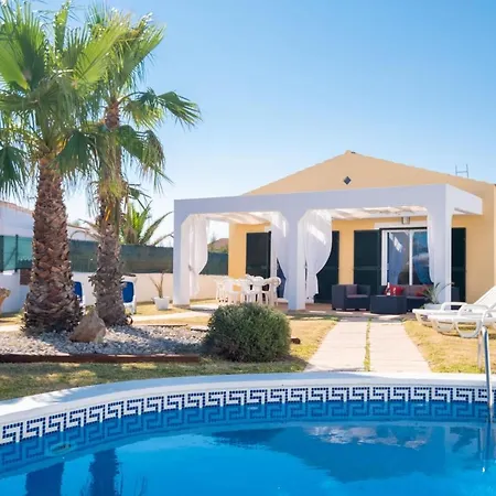 Con Piscina En Menorca Holiday home *