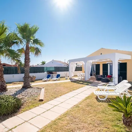 Con Piscina En Menorca Holiday home *