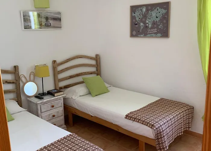 Con Piscina En Menorca Casa de Férias *